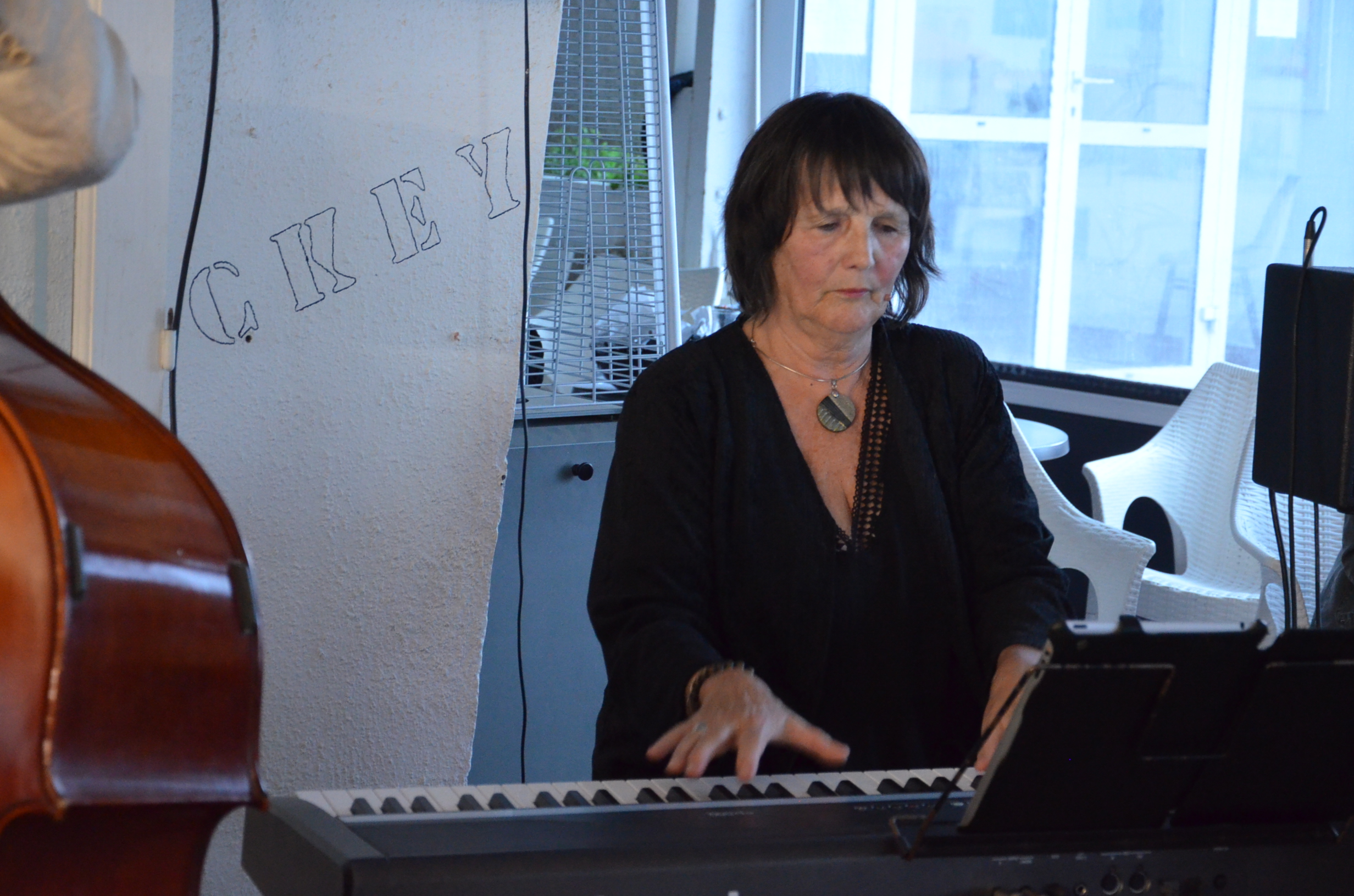 Marianne Pérrot au piano